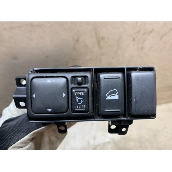 25570AX005  Блок кнопок Nissan Pathfinder R51M купить в Интернет-магазине