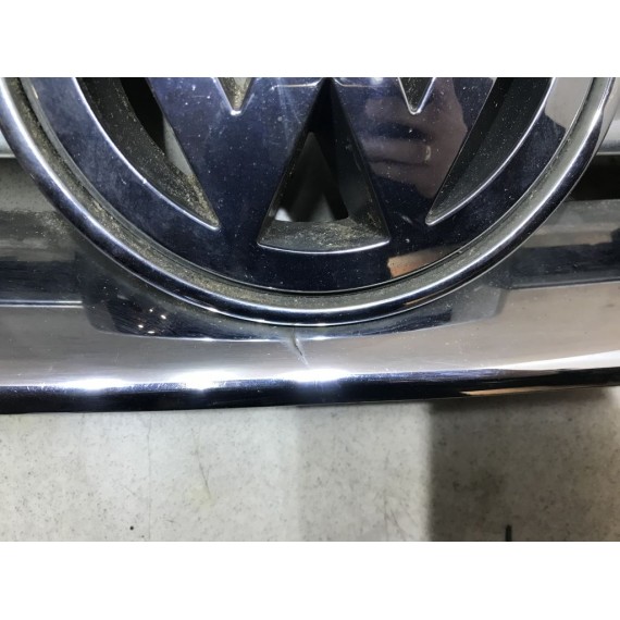 7L6853651A Решетка радиатора VW Touareg купить в Интернет-магазине